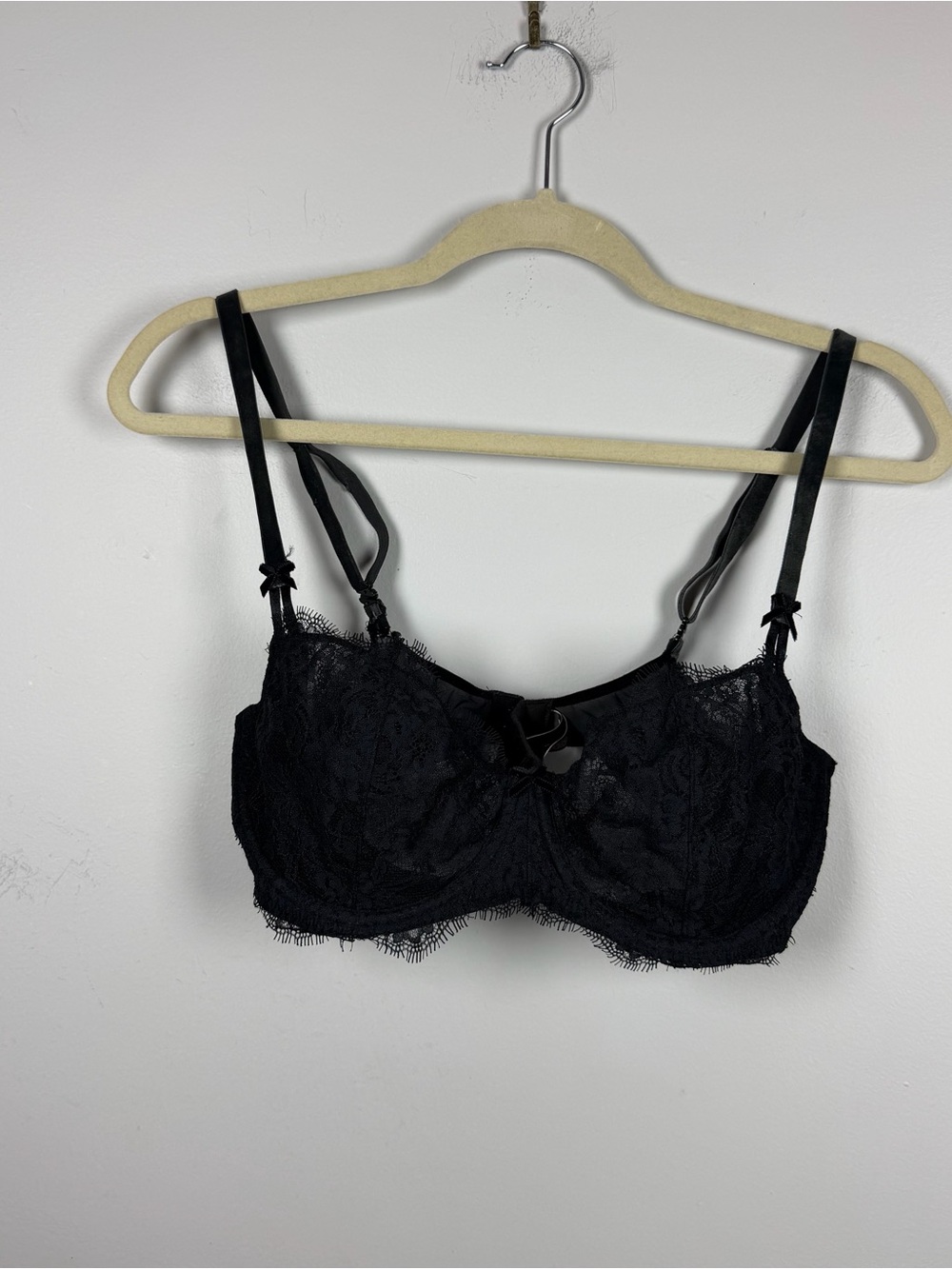 Victoria’s Secret Black Lace Dream Angels Push Up Without Padding Bra 36D